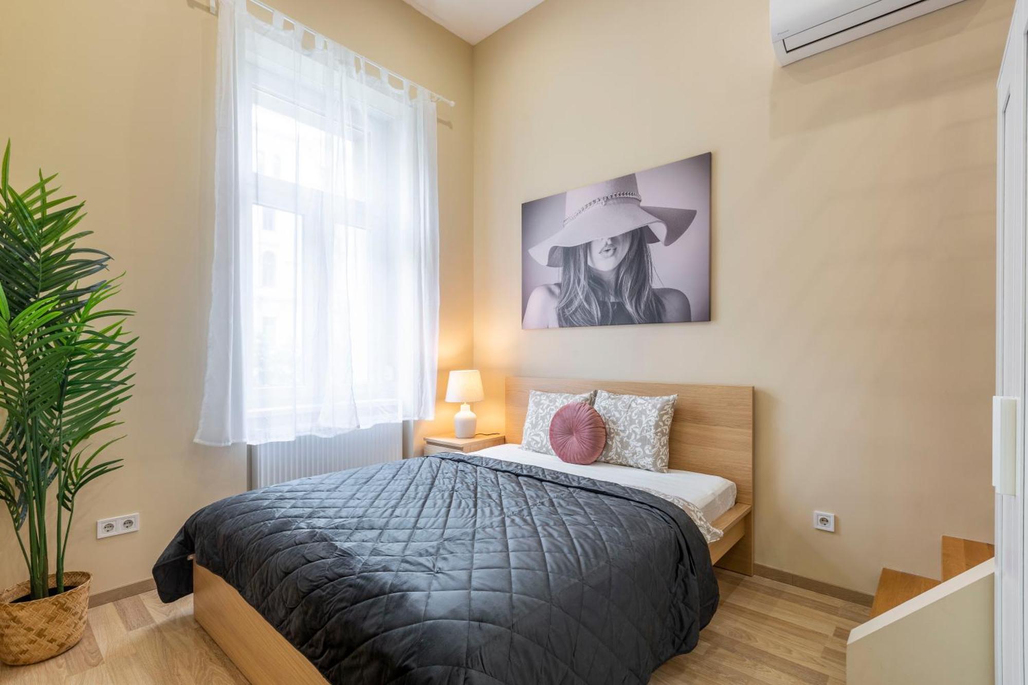 Spacious Bajcsy Residence In The Heart Of 布达佩斯 外观 照片